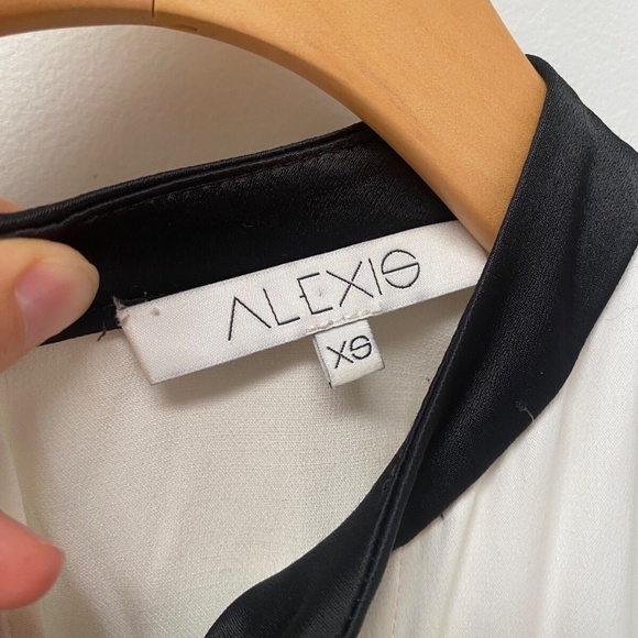 Alexis Black & White Party Cocktail Tie Neck Sleeveless Jumpsuit Size XS USA - Picture 3 of 10